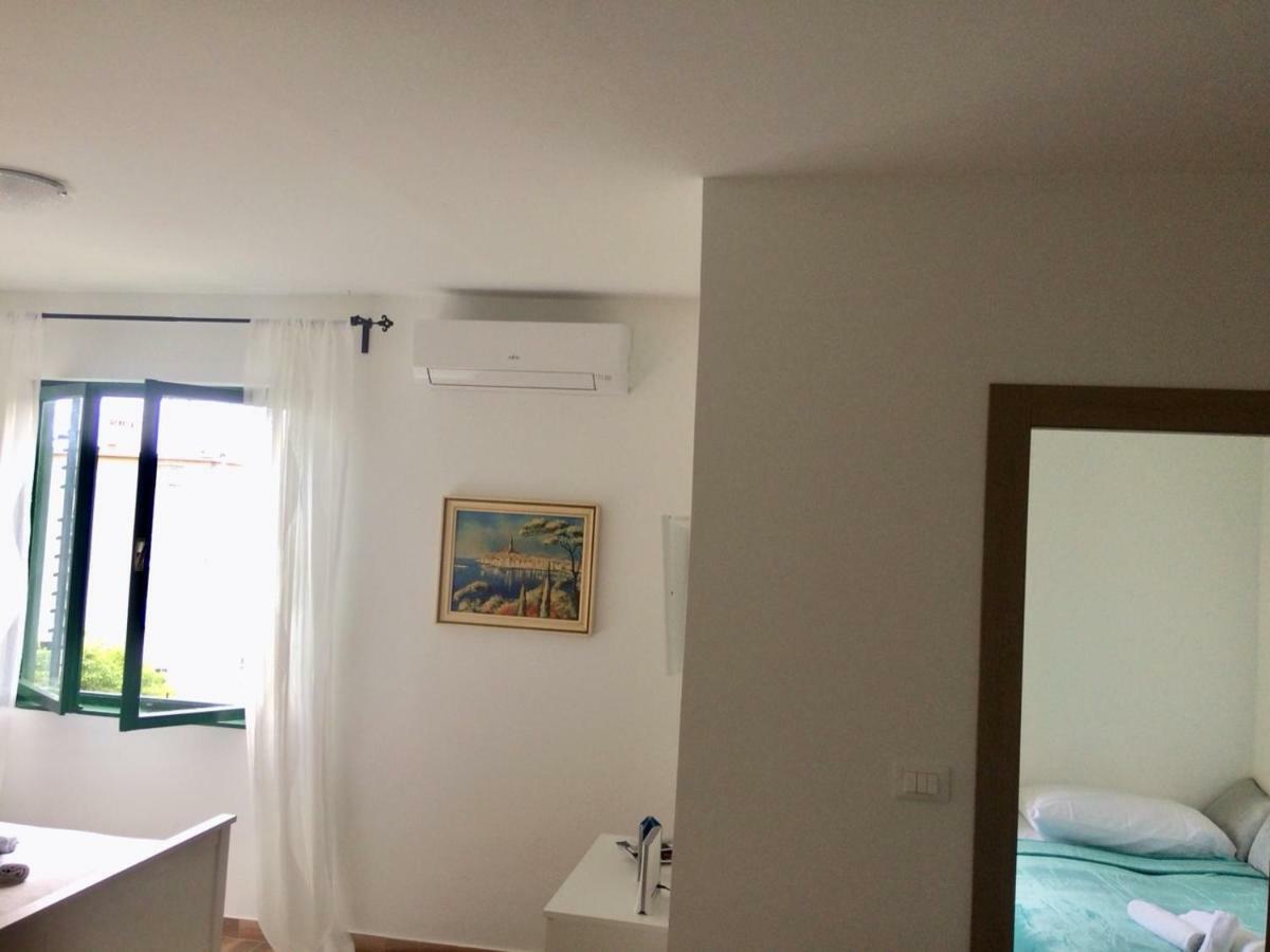 Apartment Mony ロヴィニ エクステリア 写真
